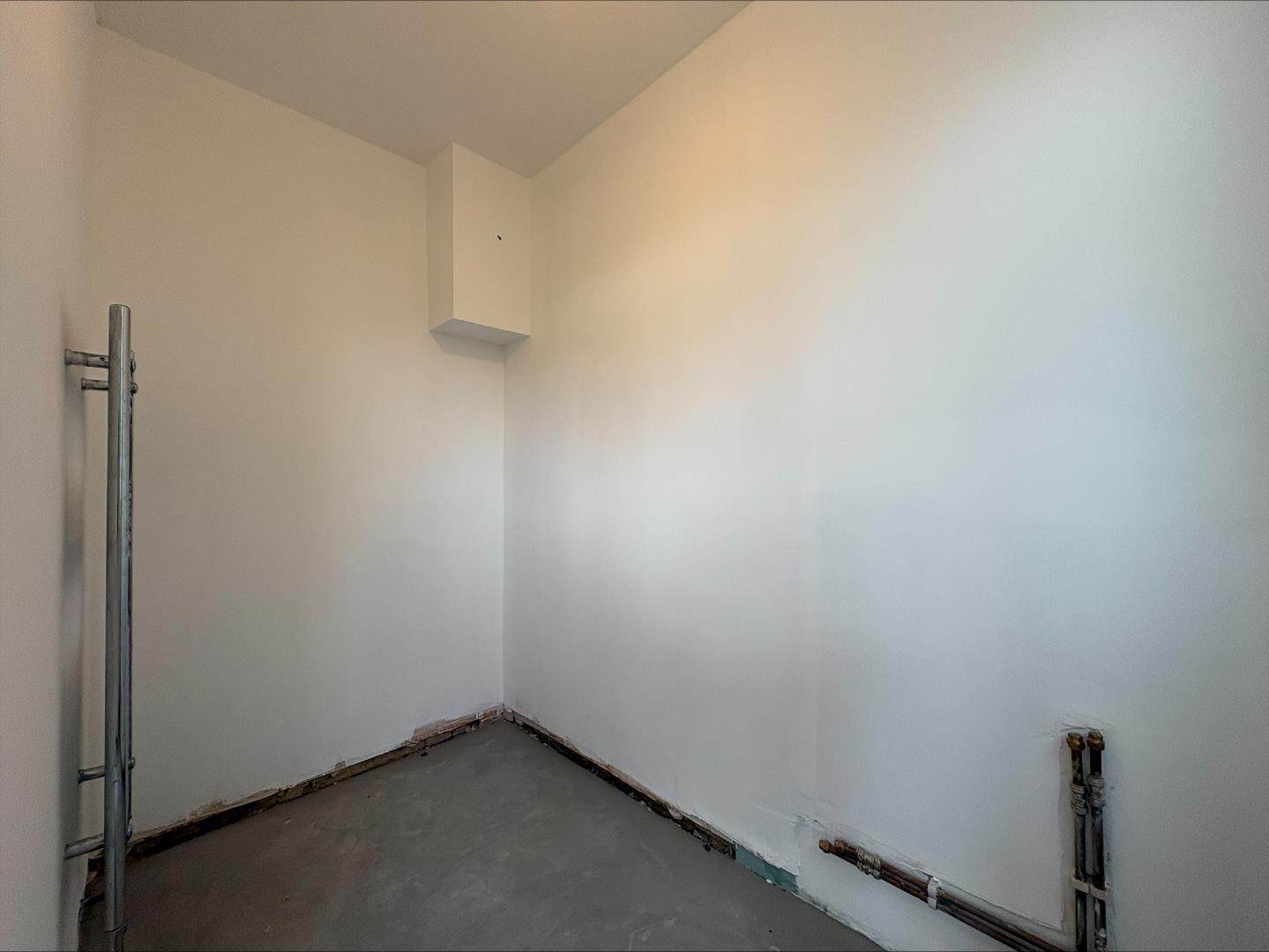 Abbots Road, Edgware, HA8, Edgware